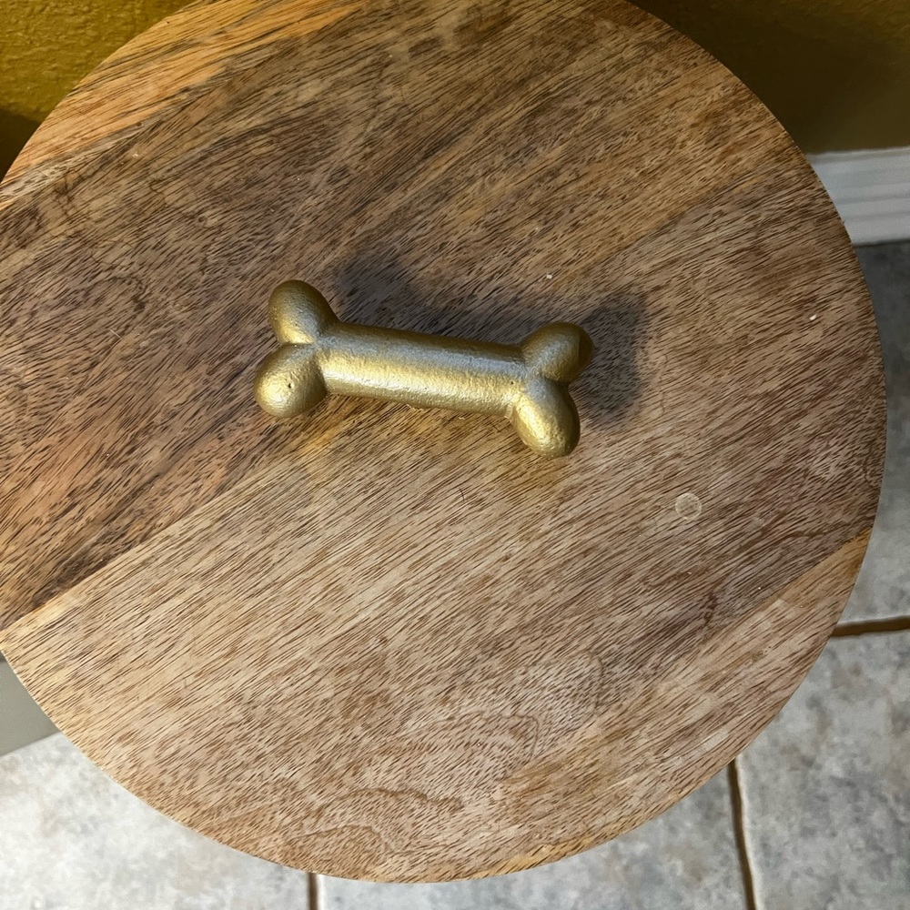 Super cute dog food container
